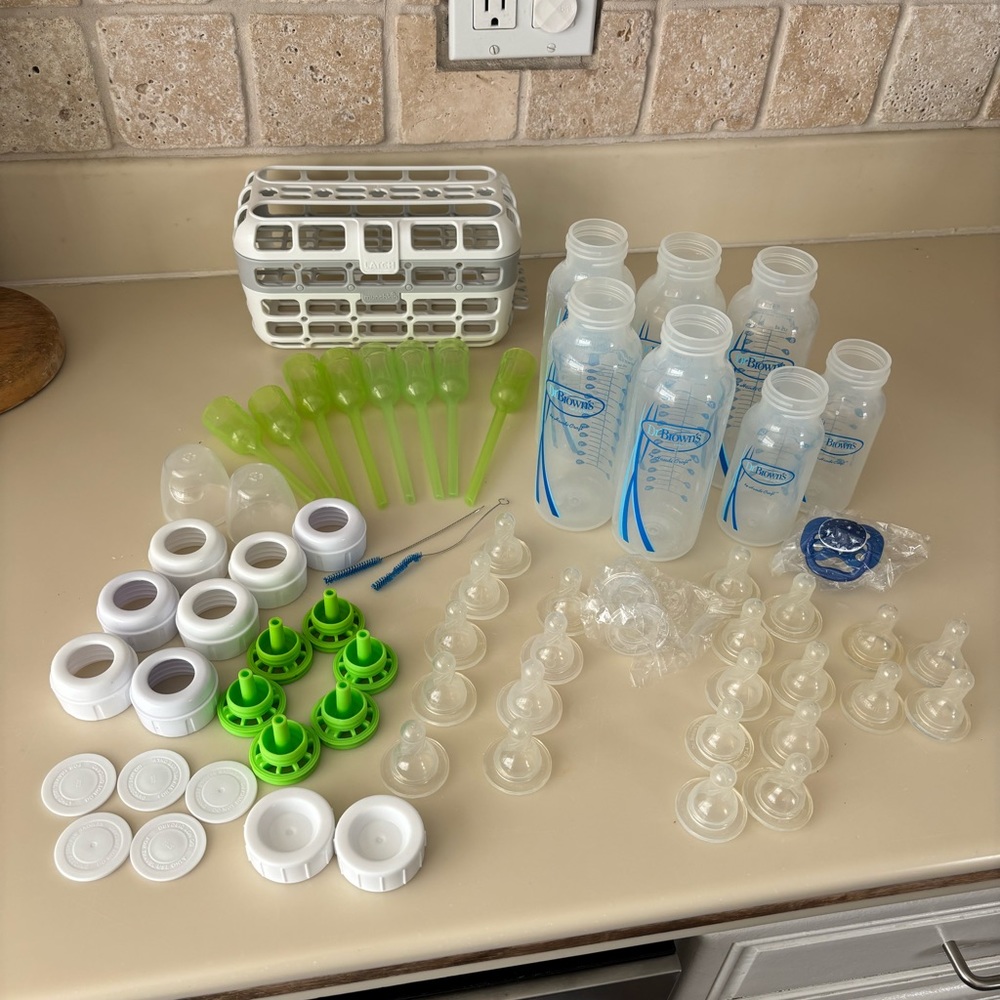 Dr. Browns Anti-Colic Baby Bottles 65 piece mixed Lot